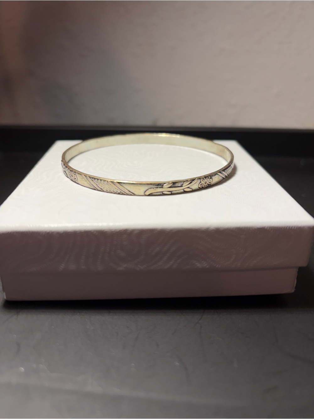 Floral Engraved silver-Tone Bangle Bracelet